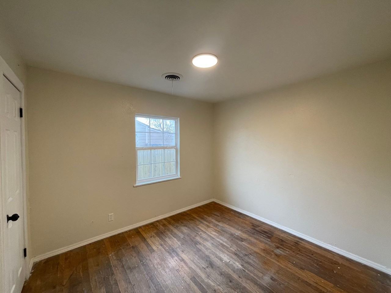 4210 S Van Buren St - Photo 6 of 11