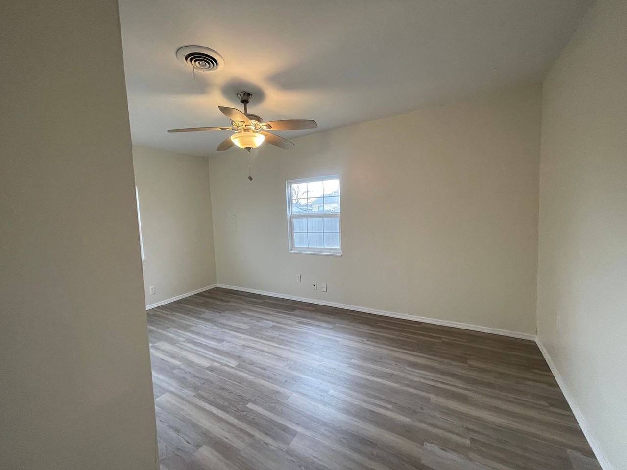 4210 S Van Buren St - Photo 7 of 11