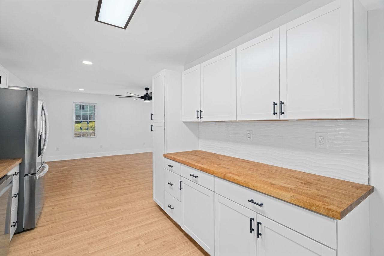 418 Jones Rd - Photo 5 of 18