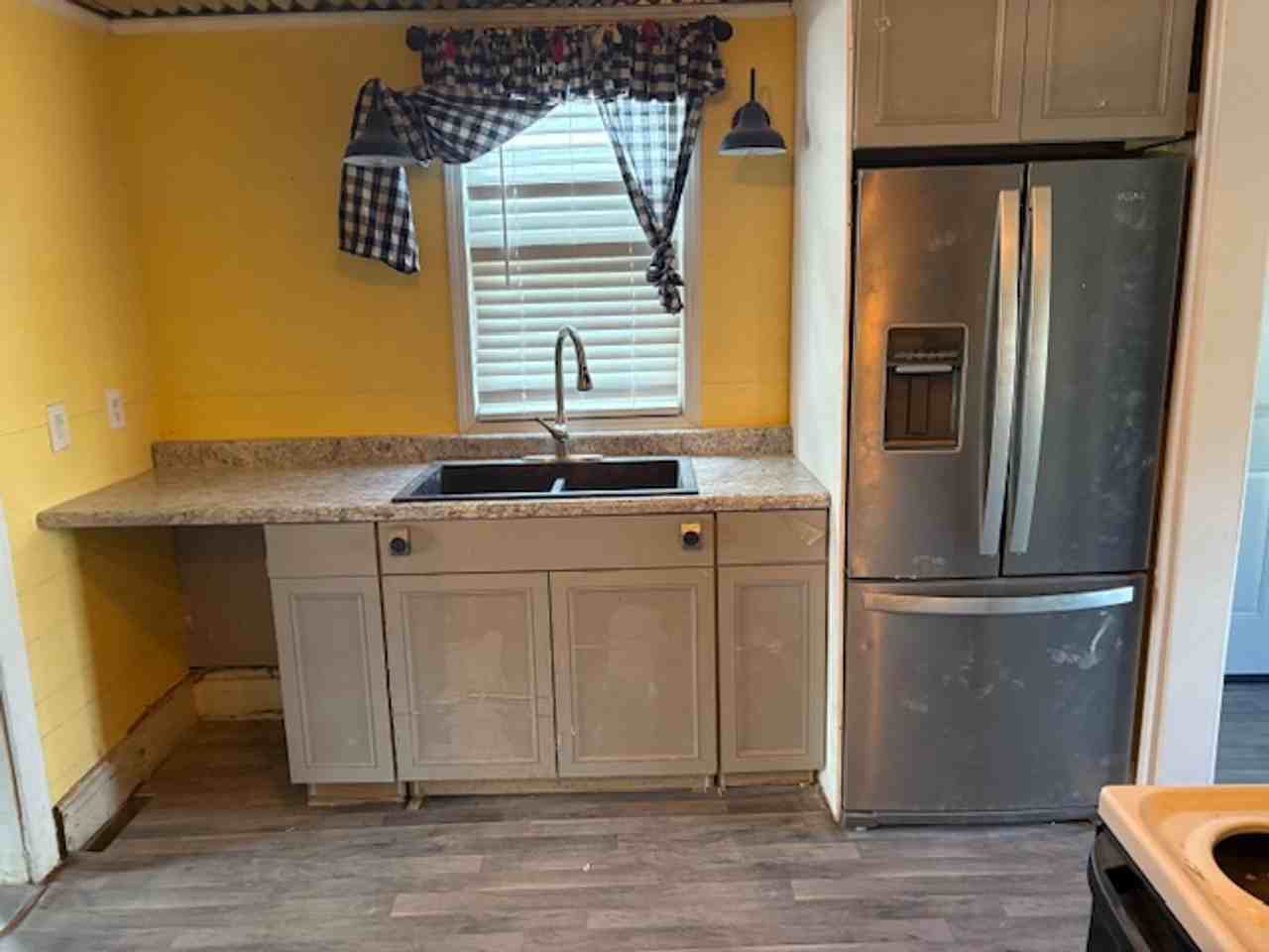 854 E Washington St - Photo 2 of 11