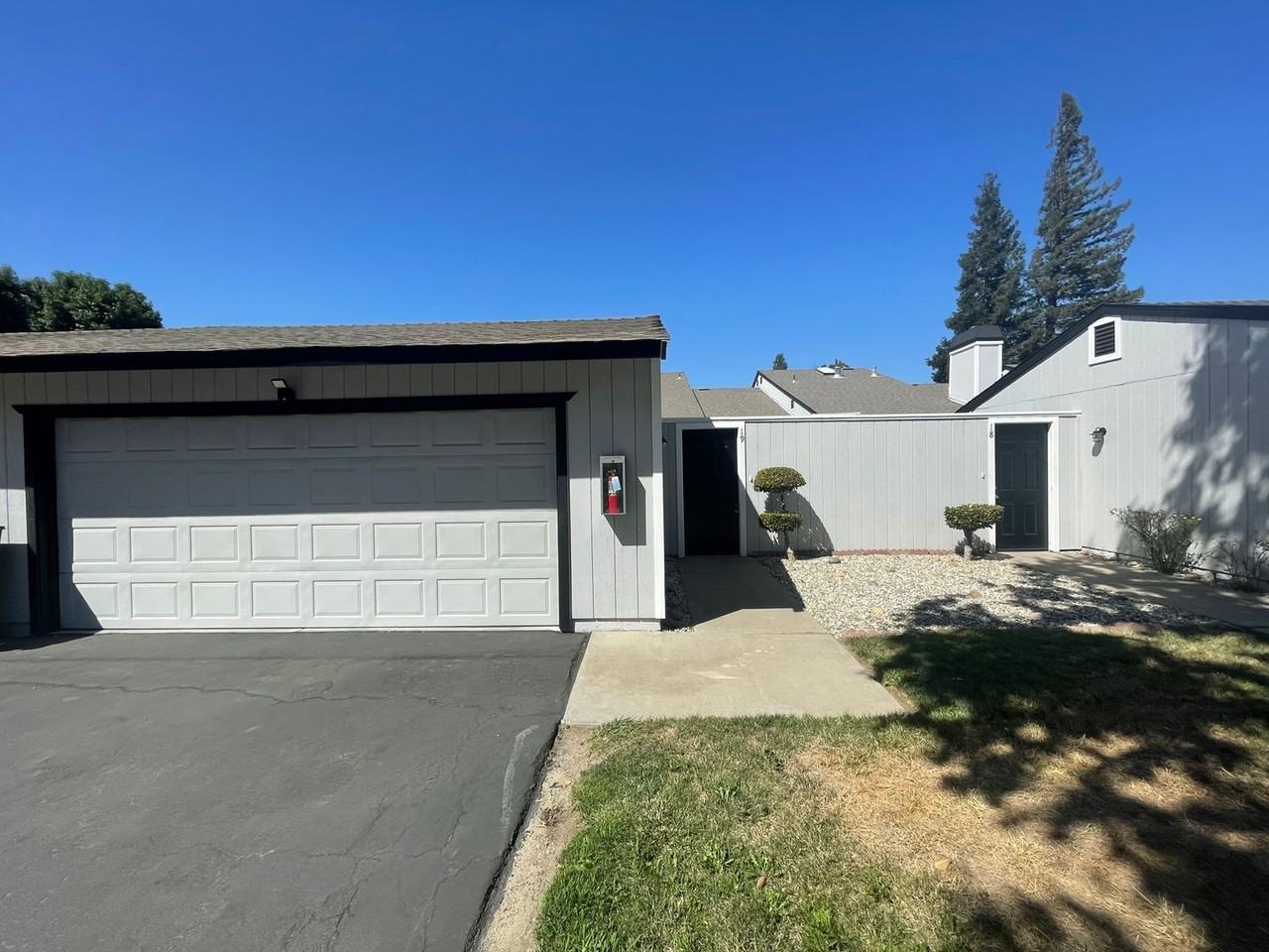 3400 Kingswood Dr #19 - Photo 2 of 27