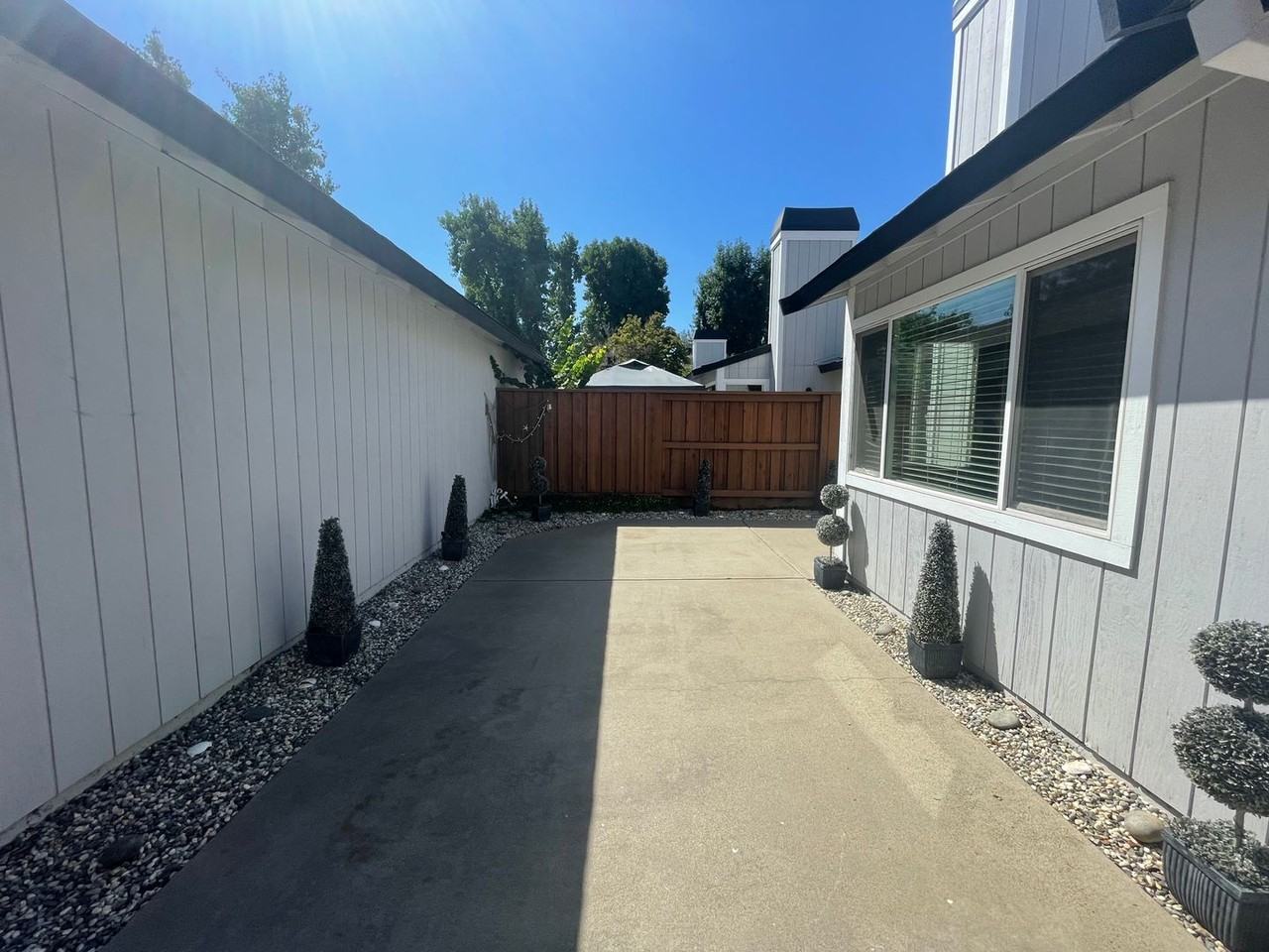 3400 Kingswood Dr #19 - Photo 4 of 27