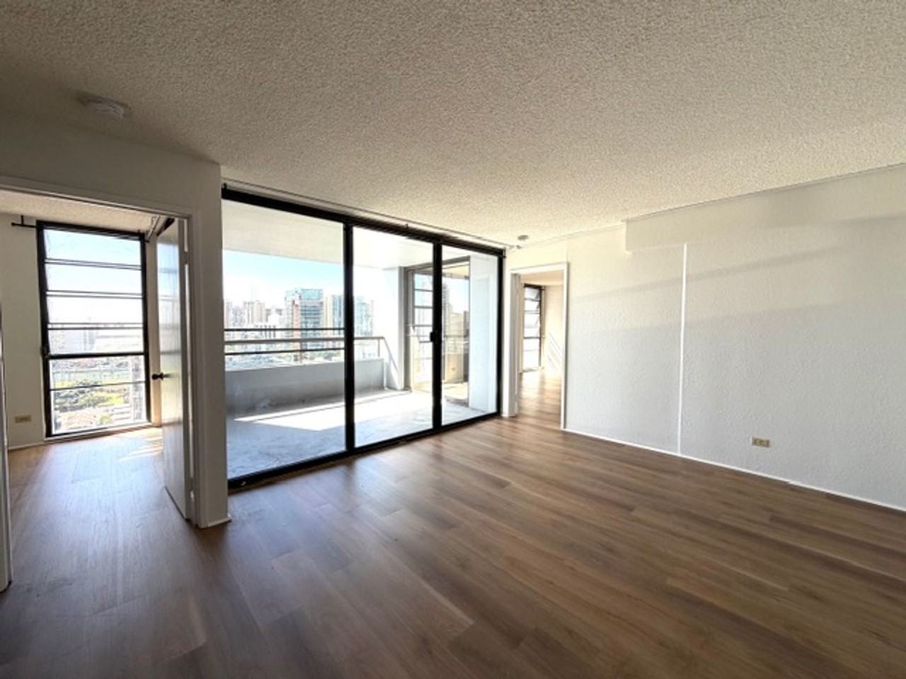 2100 Date St #2005 - Photo 7 of 13