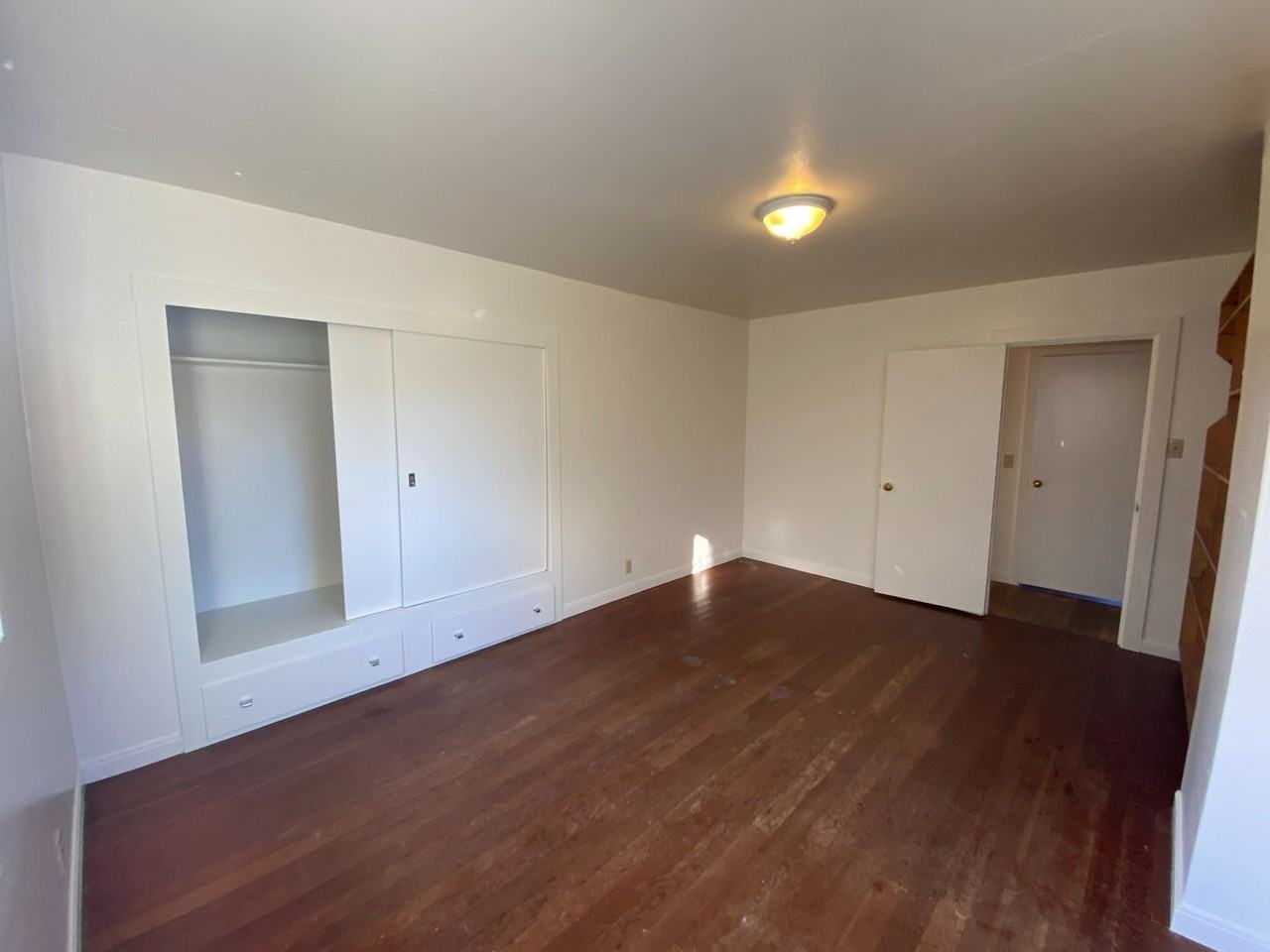 1736 L St - Photo 4 of 30