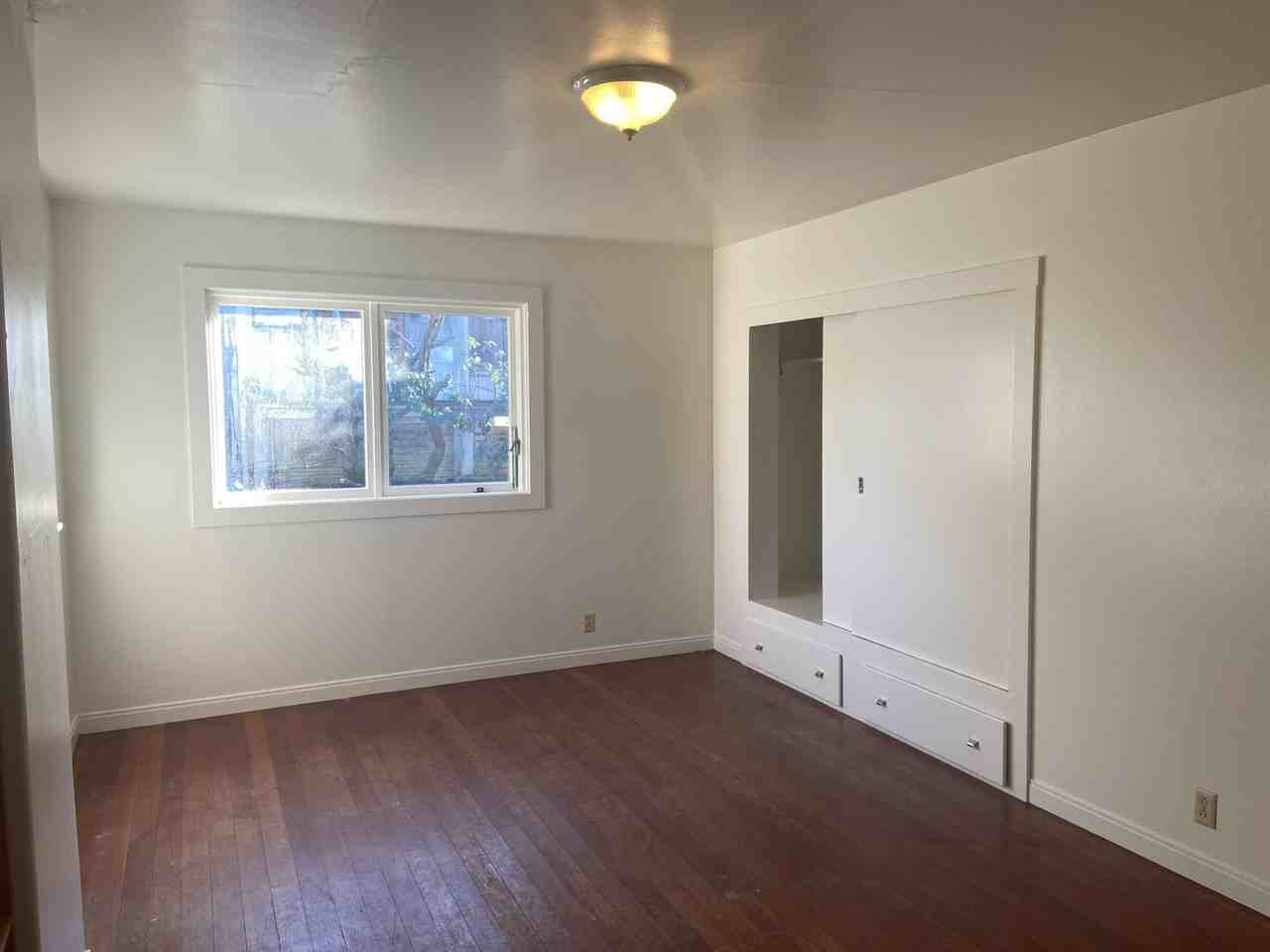 1736 L St - Photo 7 of 30