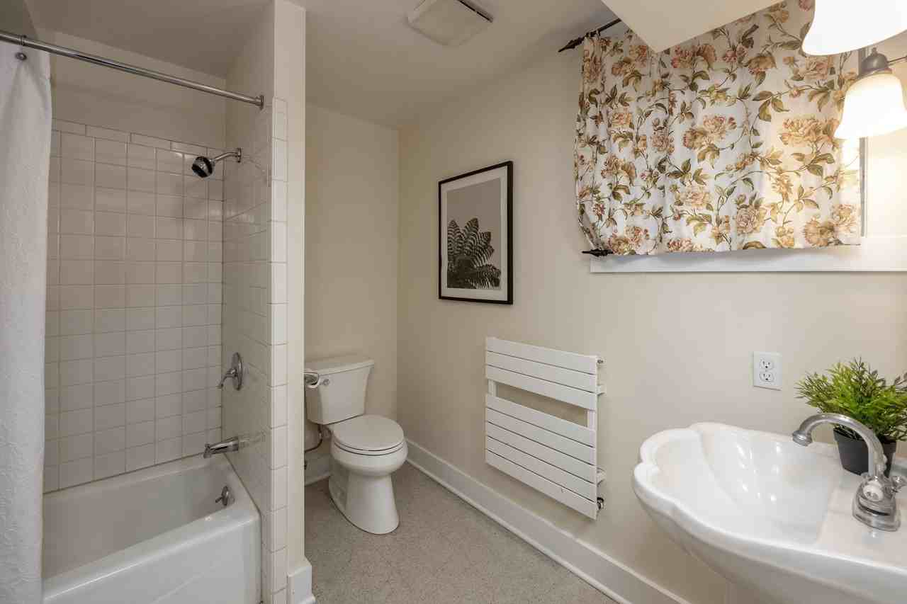 2105 E Hamlin St - Photo 7 of 9