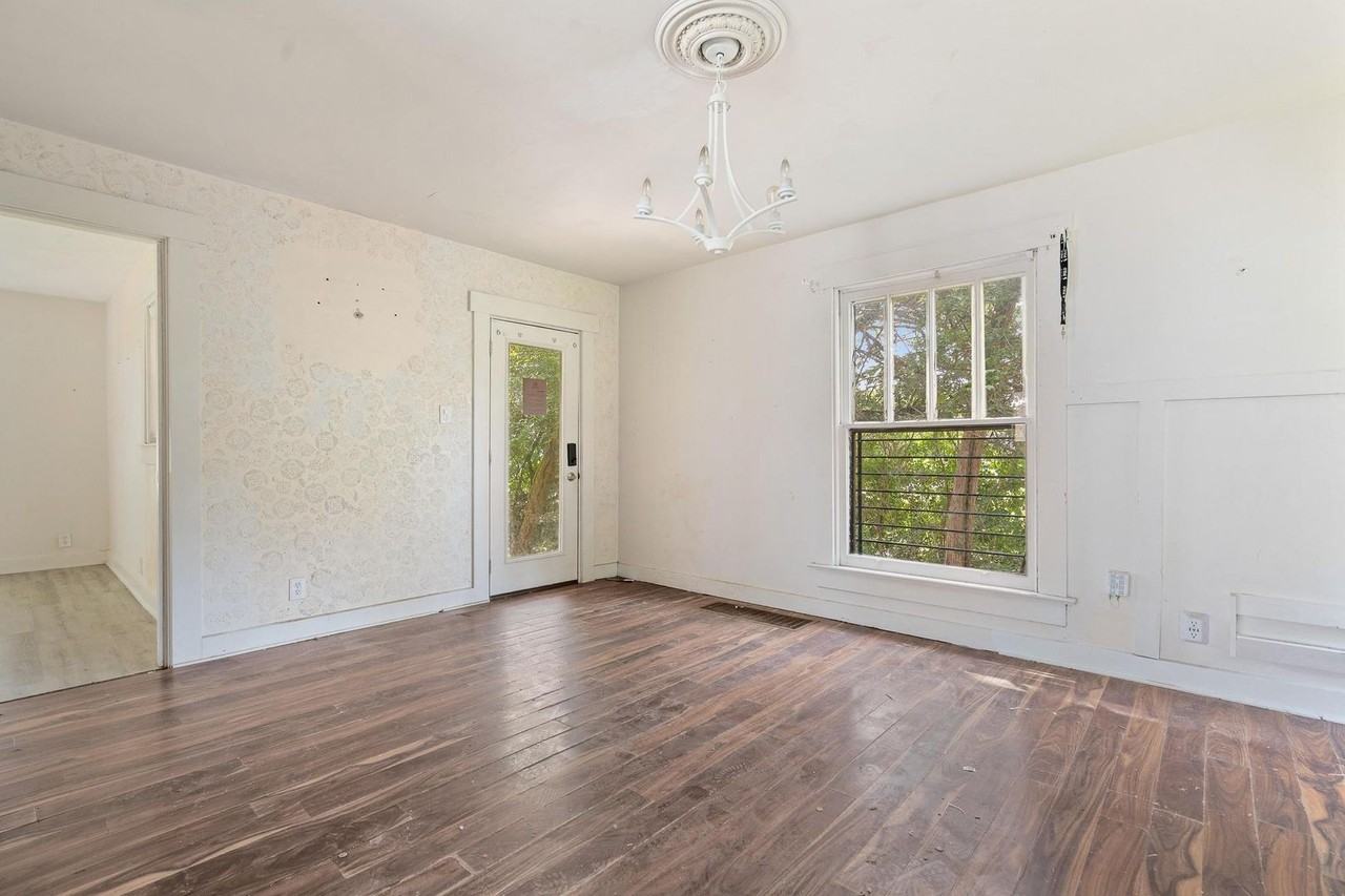 2225 Catalpa Dr - Photo 6 of 20