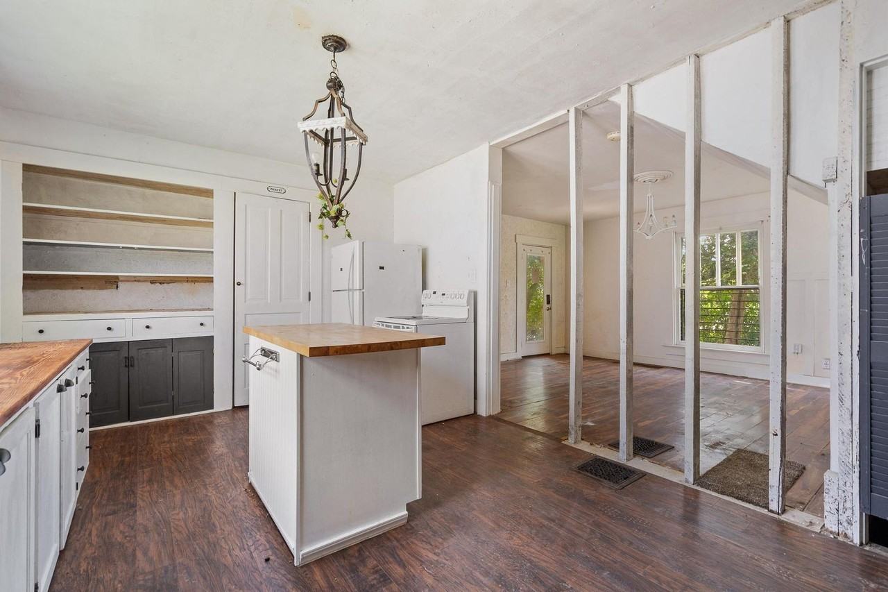 2225 Catalpa Dr - Photo 7 of 20