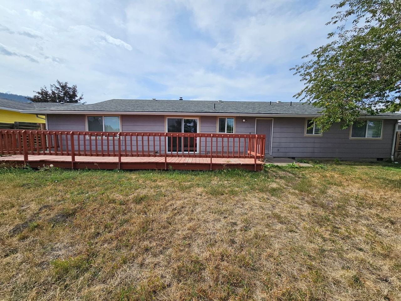 211 Aquarius Way - Photo 2 of 17