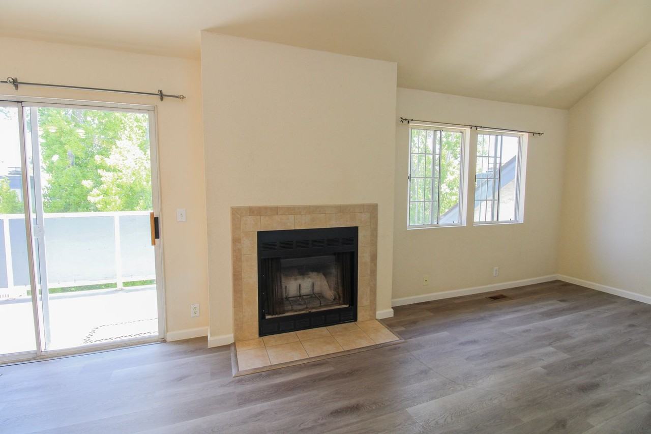 1029 Southwood Dr Apt P - Photo 6 of 21