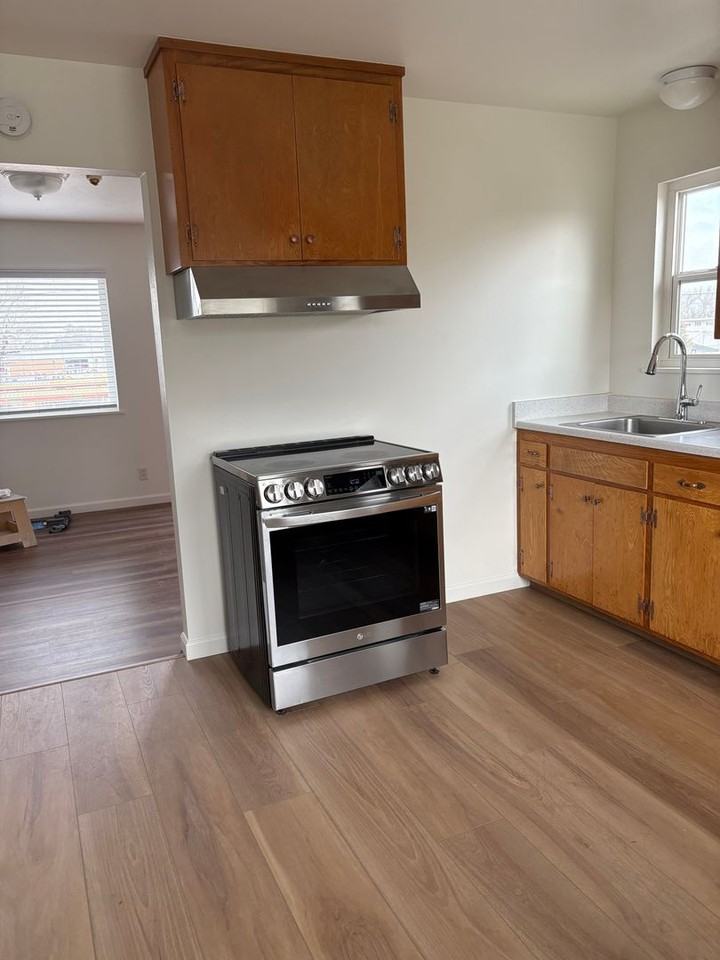 13 Alma Ct - Photo 3 of 9