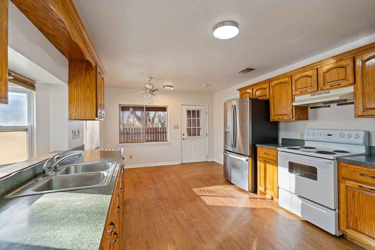 2586 Las Vacas St - Photo 7 of 23