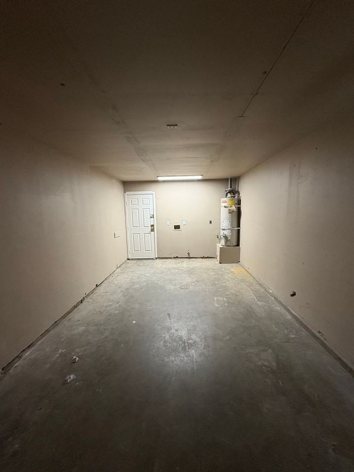 514 N Summers St - Photo 3 of 28