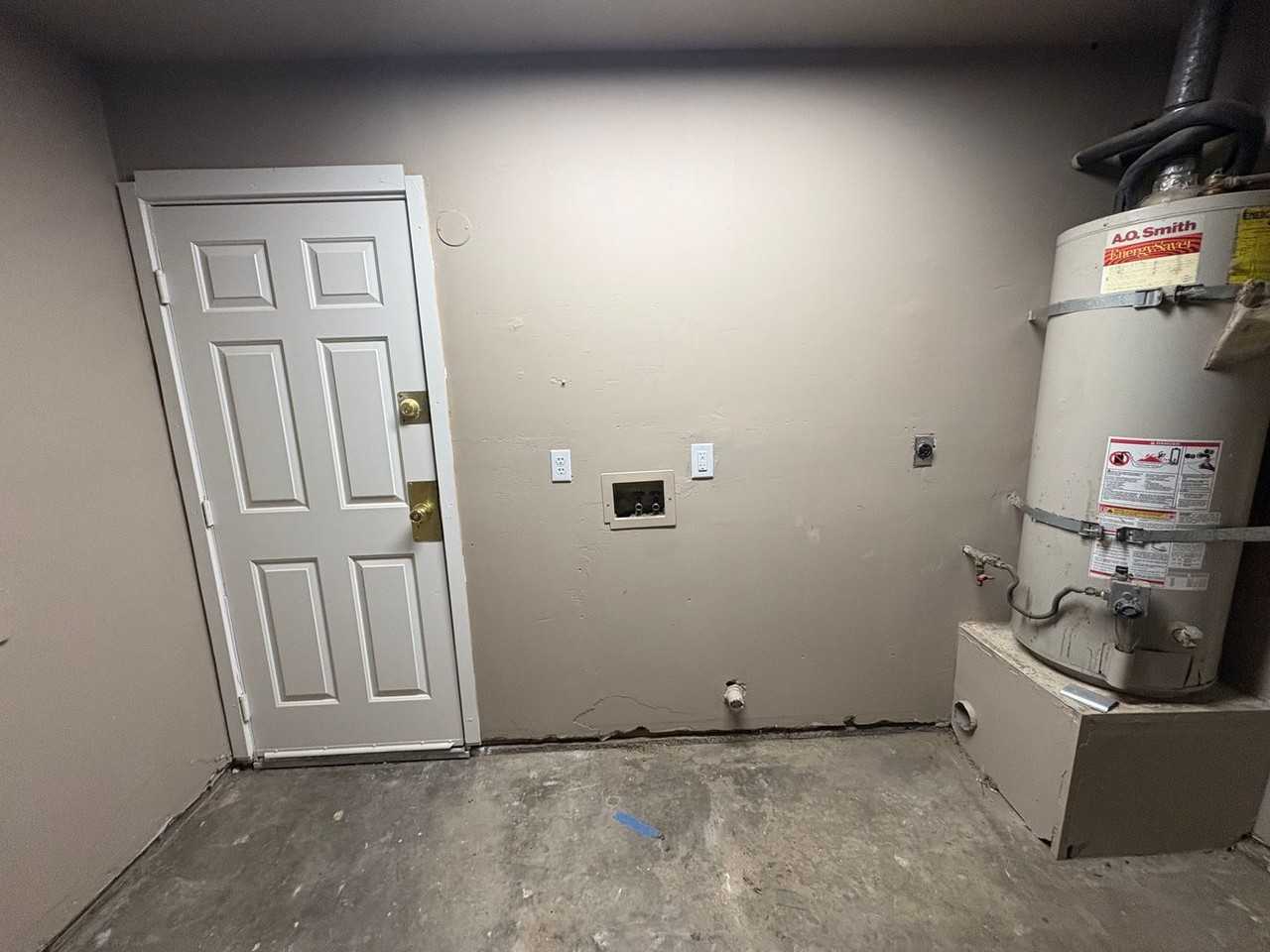 514 N Summers St - Photo 4 of 28