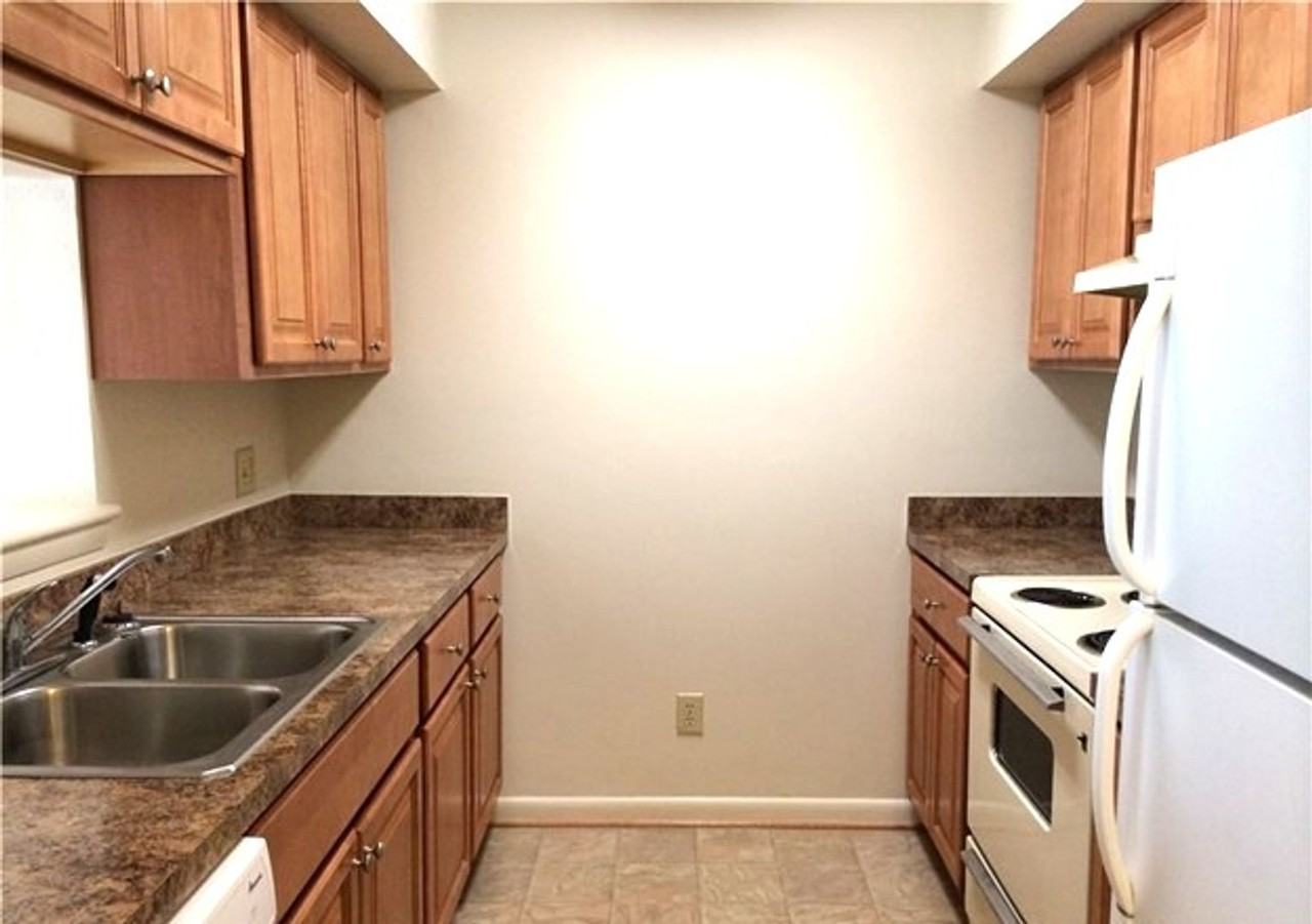 3836 Staffordshire Ln - Photo 3 of 11