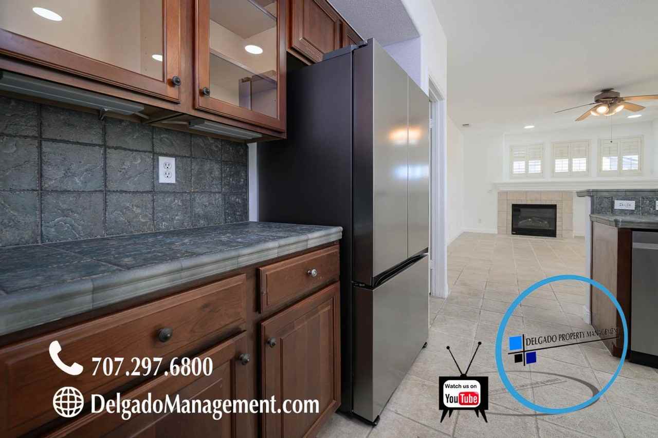 6429 Eagle Ridge Dr - Photo 6 of 39