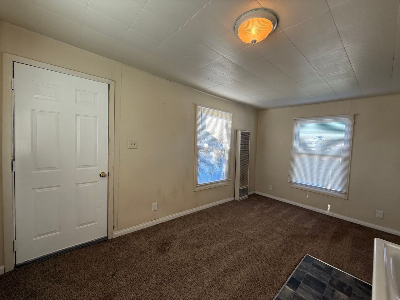 200 1/2 Fillmore St - Photo 3 of 6