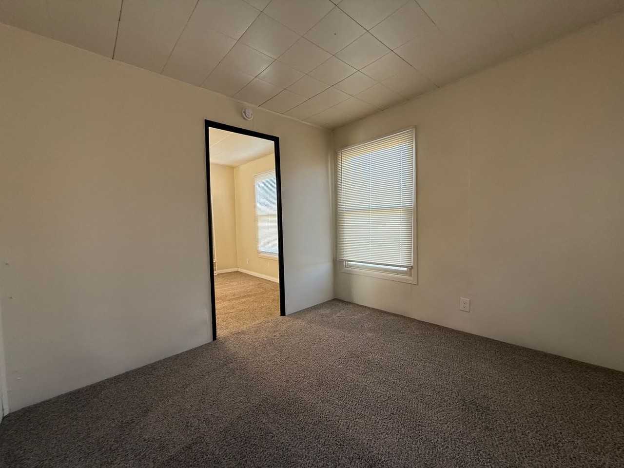 200 1/2 Fillmore St - Photo 5 of 6