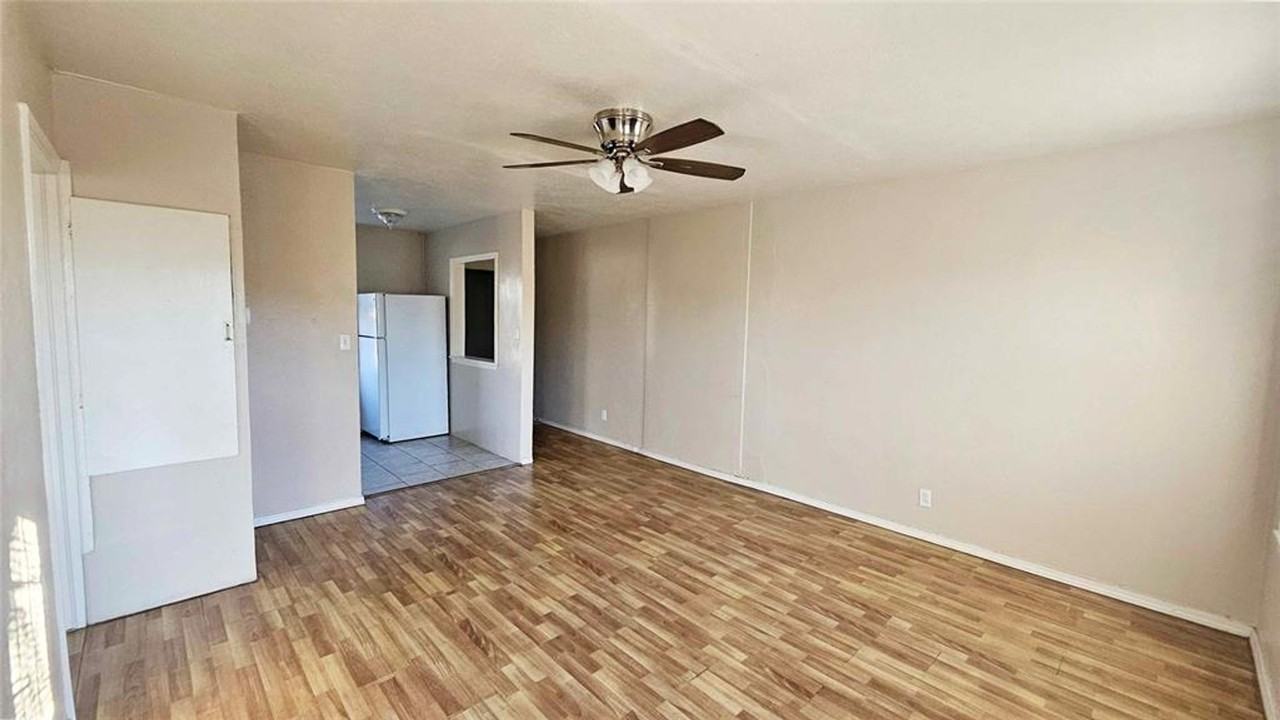 1133 N Purdue Ave - Photo 2 of 9