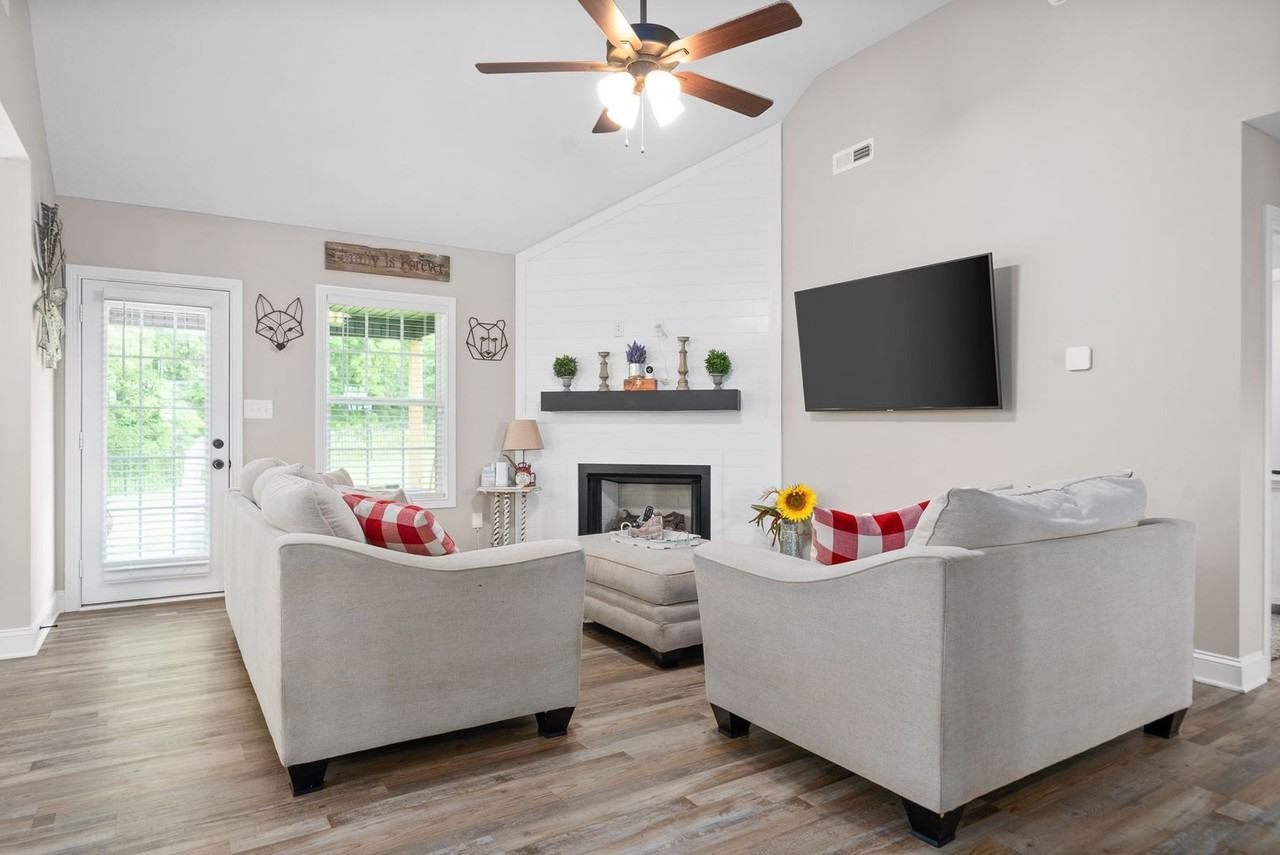 759 Boreal Way - Photo 5 of 31