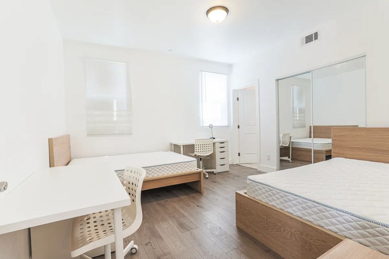 Soho Group 1369 - Photo 5 of 10