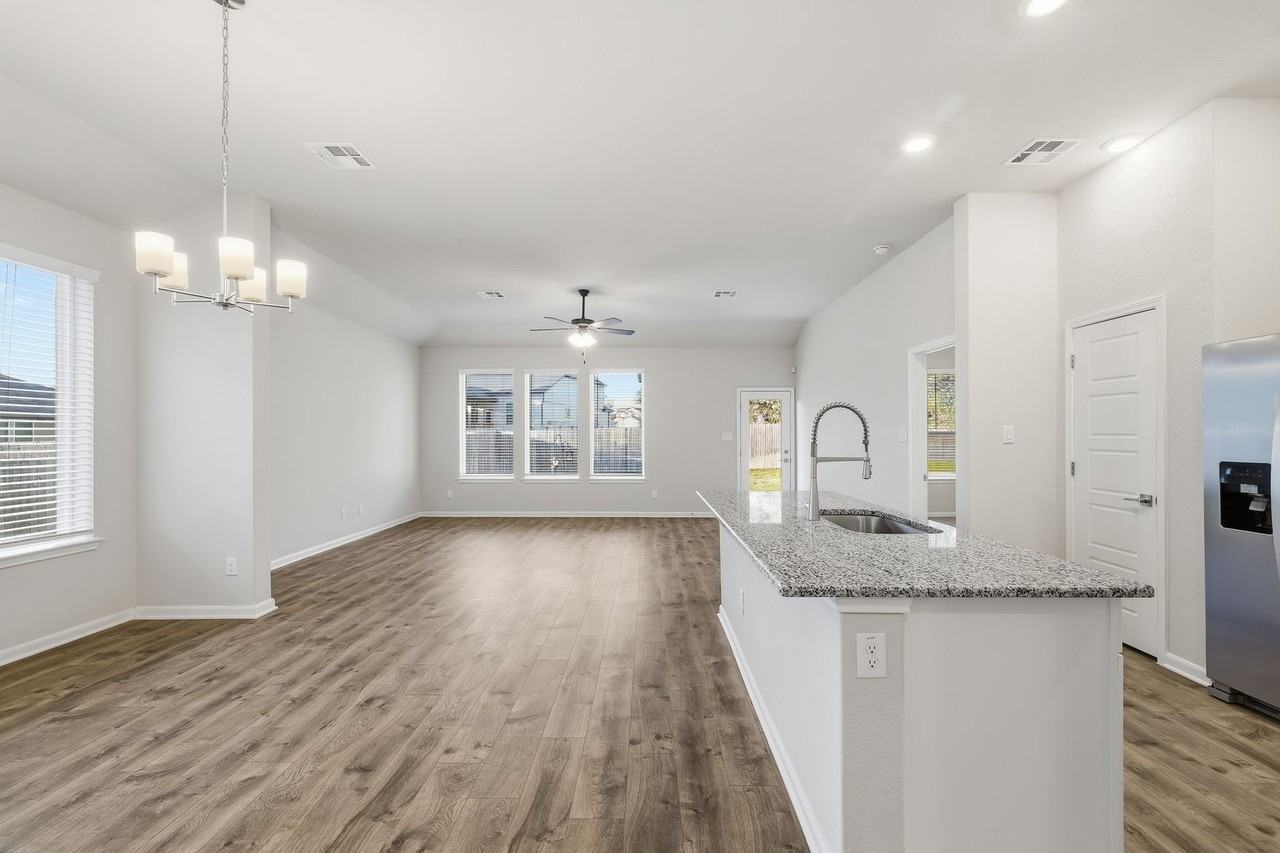 15525 Bowfin Bnd - Photo 3 of 28