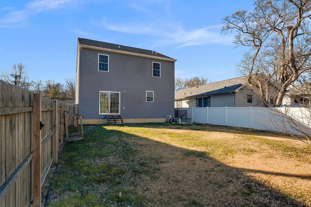 7620 N Point Rd - Photo 6 of 34