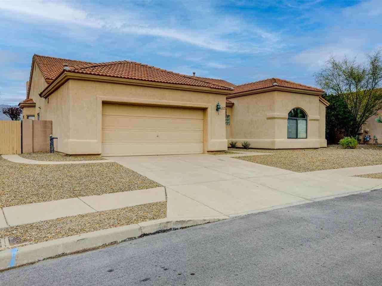 7659 E Park View Dr - Photo 2 of 30