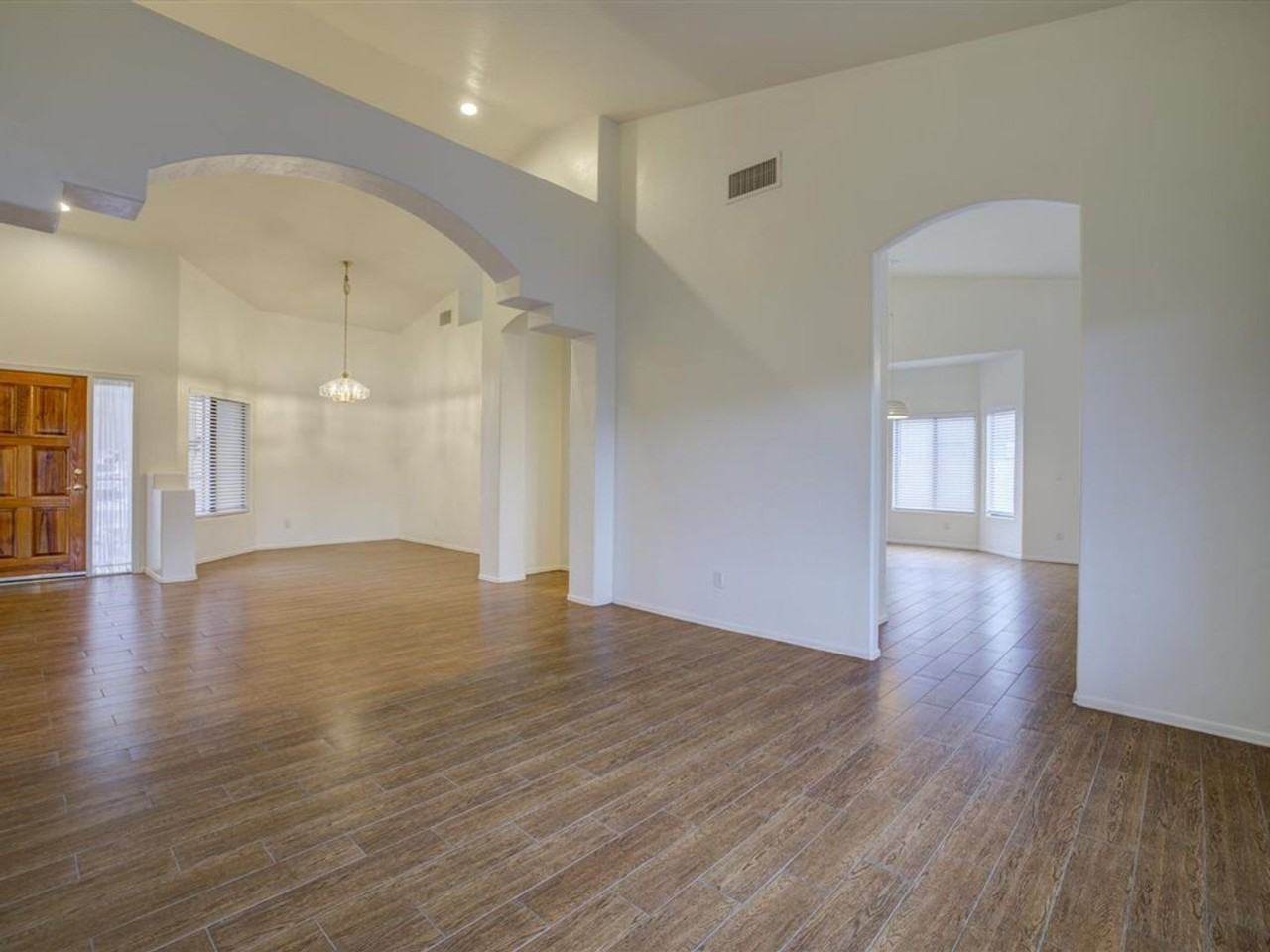 7659 E Park View Dr - Photo 5 of 30