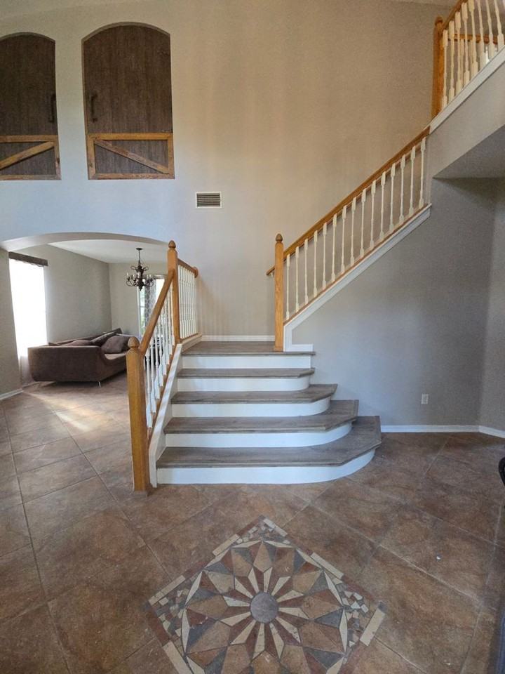 10219 Avelar Ridge Dr - Photo 4 of 48