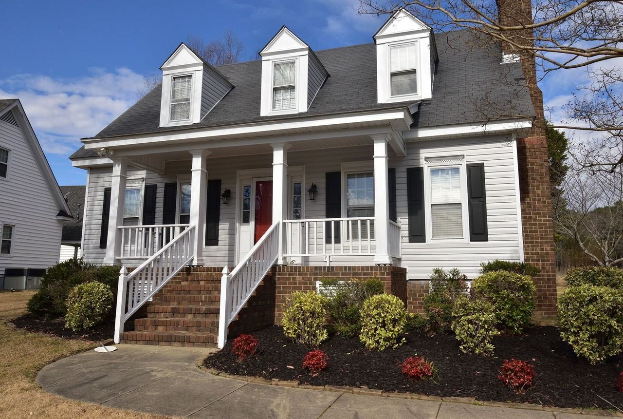 3924 Hampton Dr - Photo 3 of 22