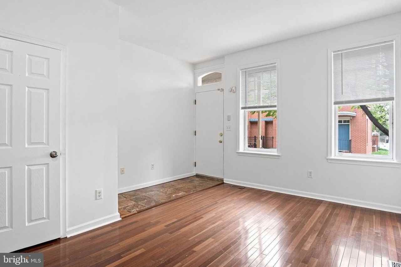 609 W 9th St - Photo 3 of 17