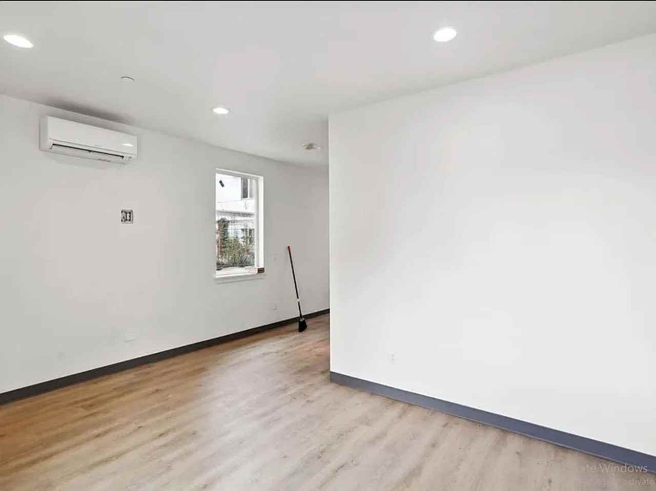 New Construction | 8BR / 4BA Student Housing | Semi - Photo 4 of 9