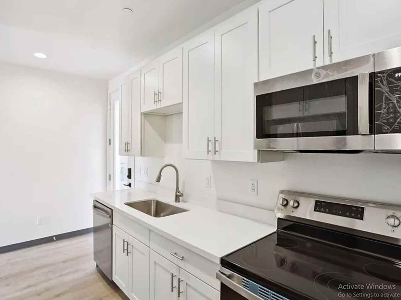 New Construction | 8BR / 4BA Student Housing | Semi - Photo 7 of 9