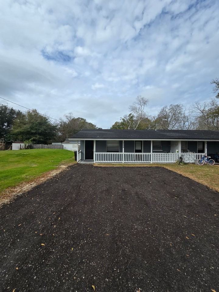 758 Ellis Rd S - Photo 2 of 16