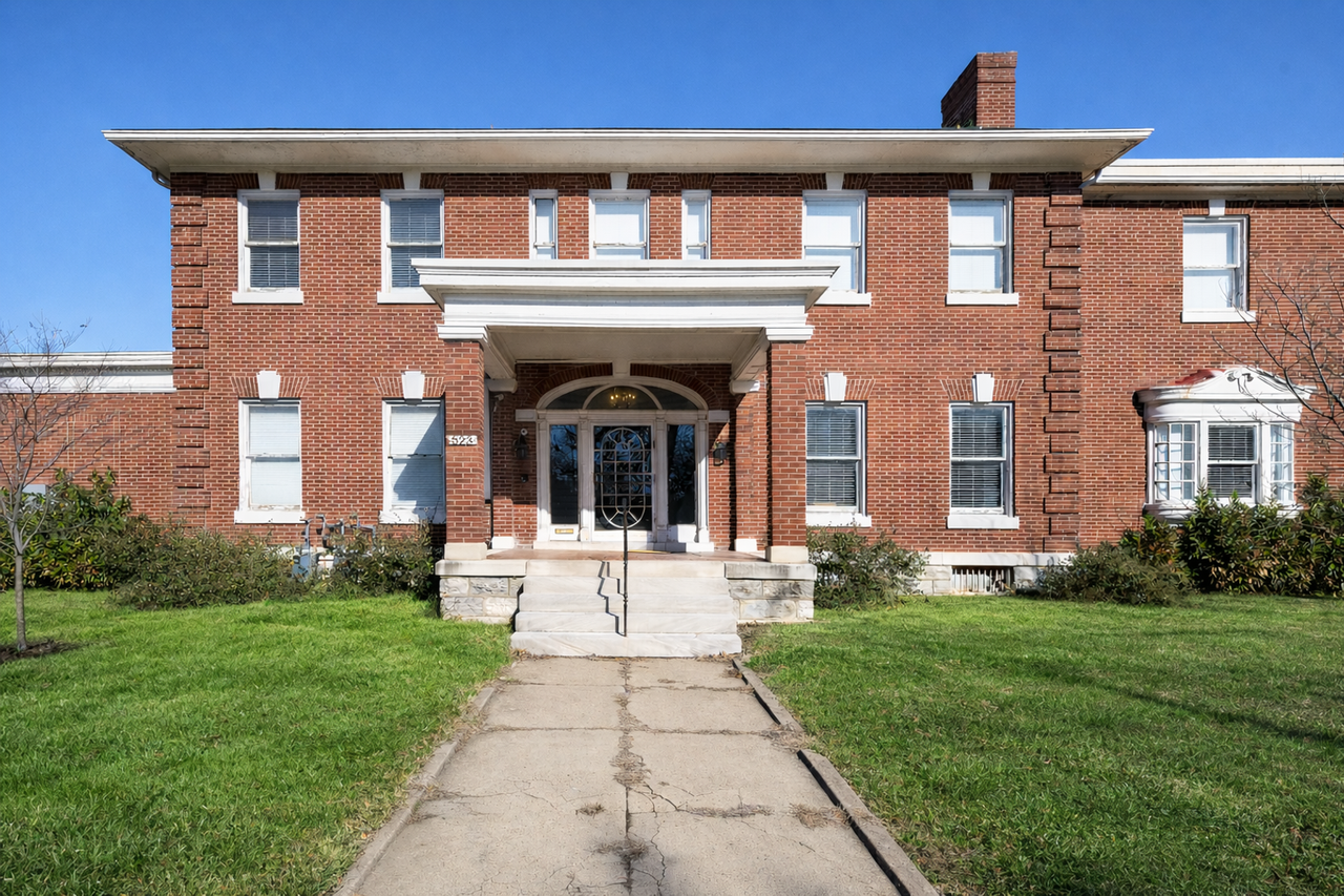 523 Park Avenue - Photo 2 of 17