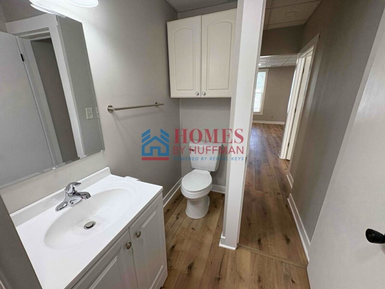 1101 W 3rd St - Photo 5 of 8