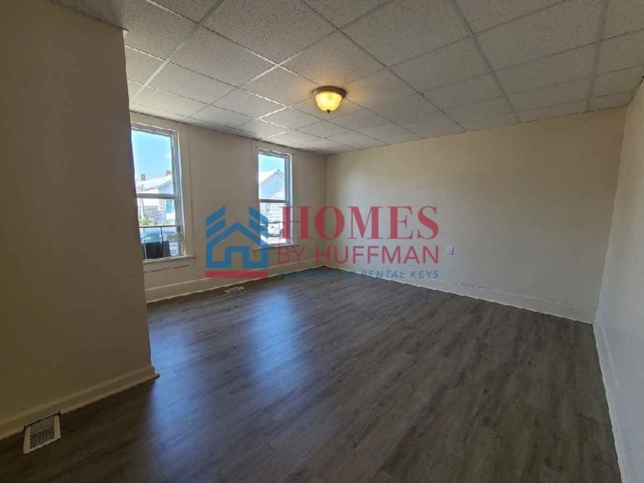 1319 Oakley St - Photo 7 of 14