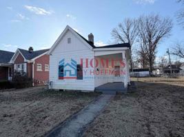 featured image of 713 Ravenswood Dr