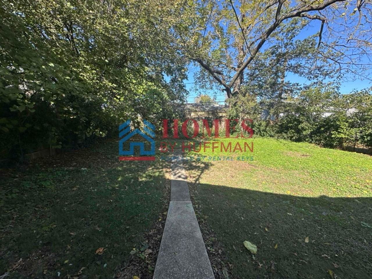 2014 Ridgeway Ave - Photo 4 of 20