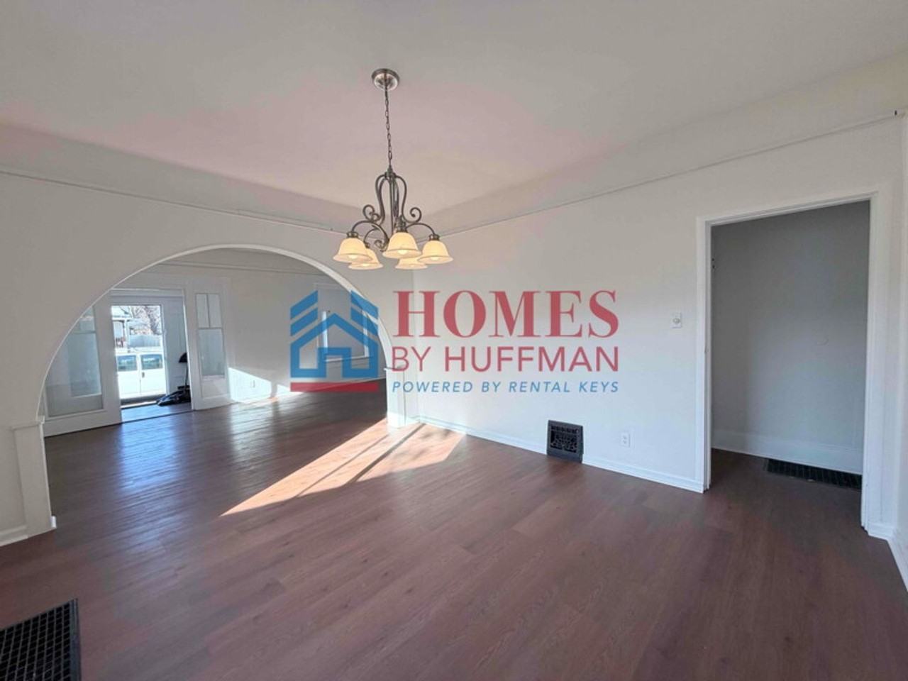 1316 S Grand Ave - Photo 6 of 16