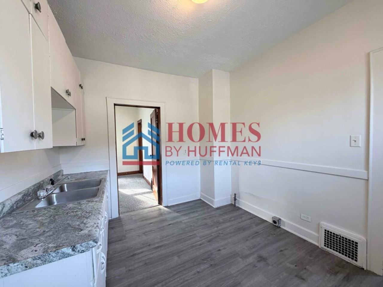 1116 Marshall Ave - Photo 6 of 14