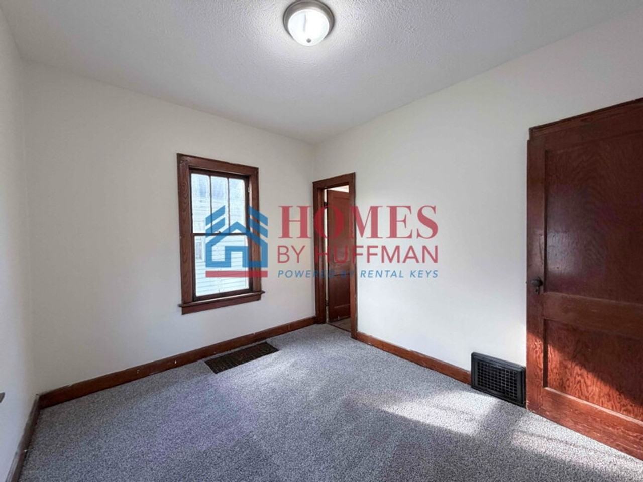 1116 Marshall Ave - Photo 7 of 14