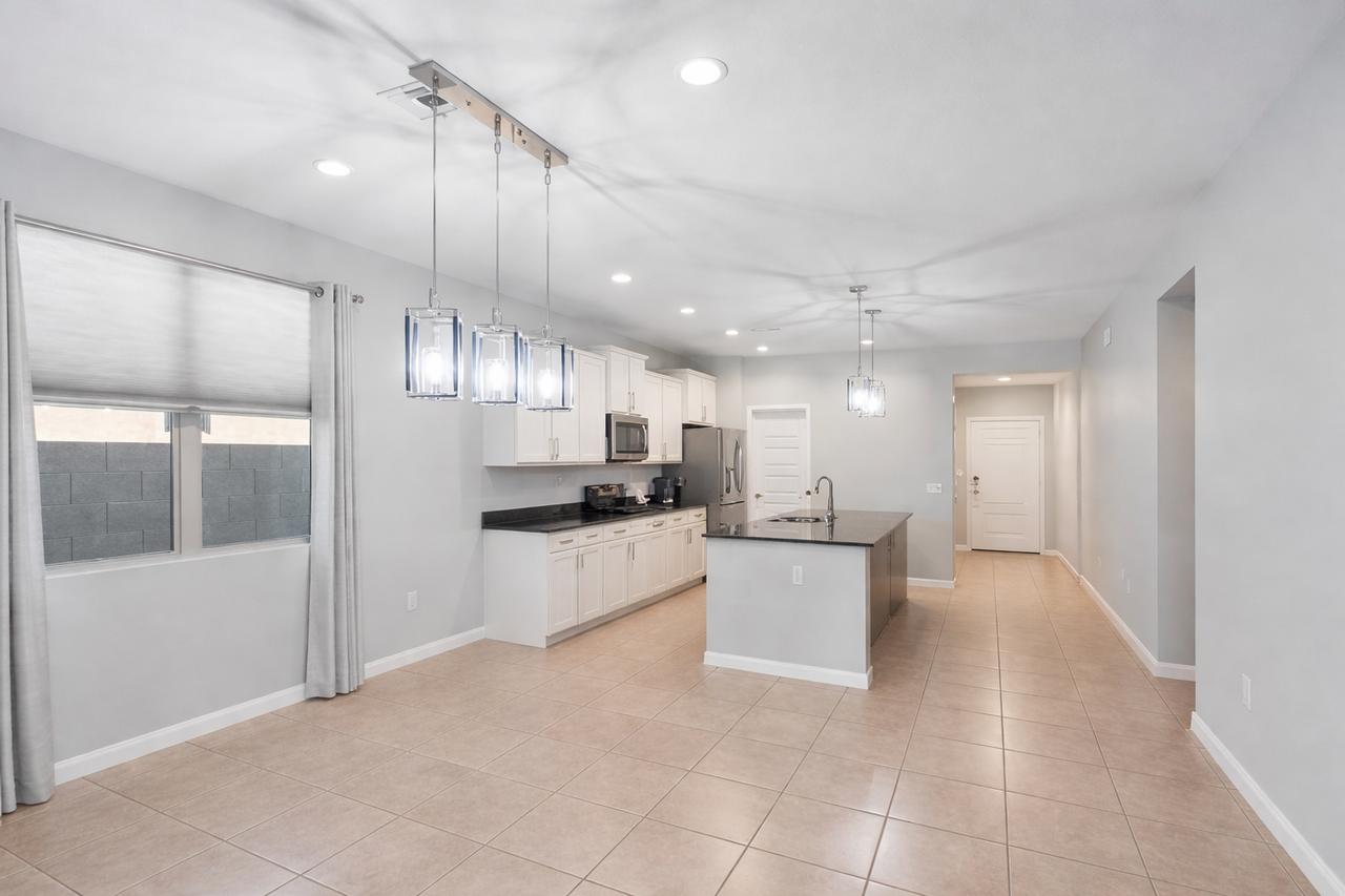 272 W Satinka Dr - Photo 3 of 11