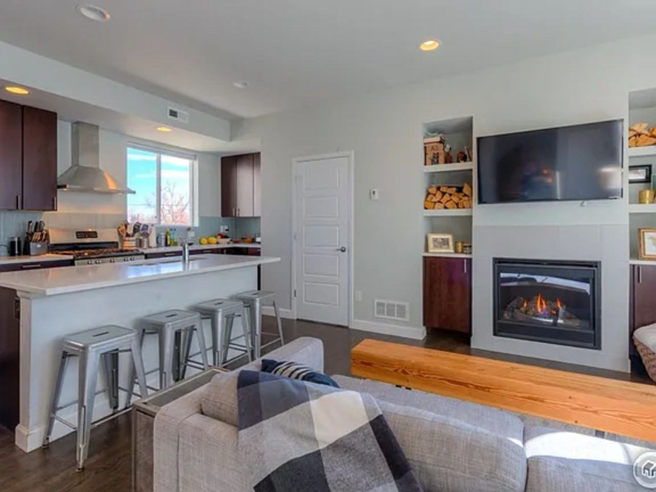 2038 N High St - Photo 5 of 11