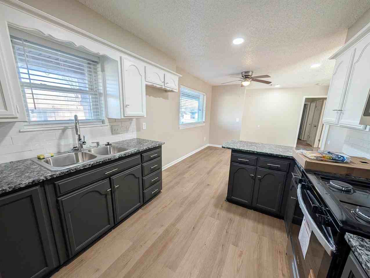 7440 Nw 6th St - Photo 7 of 16