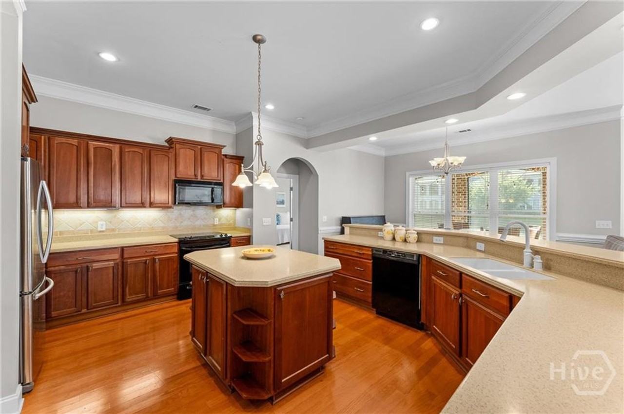 1102 River Oaks Dr - Photo 7 of 20