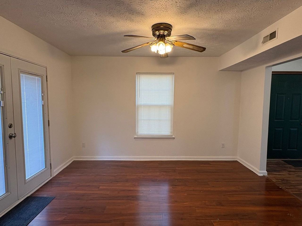 366 Deputy Ln - Photo 4 of 24