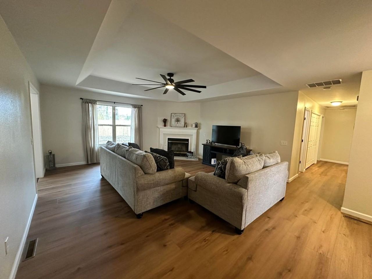 4607 S Falcon Ct - Photo 3 of 15