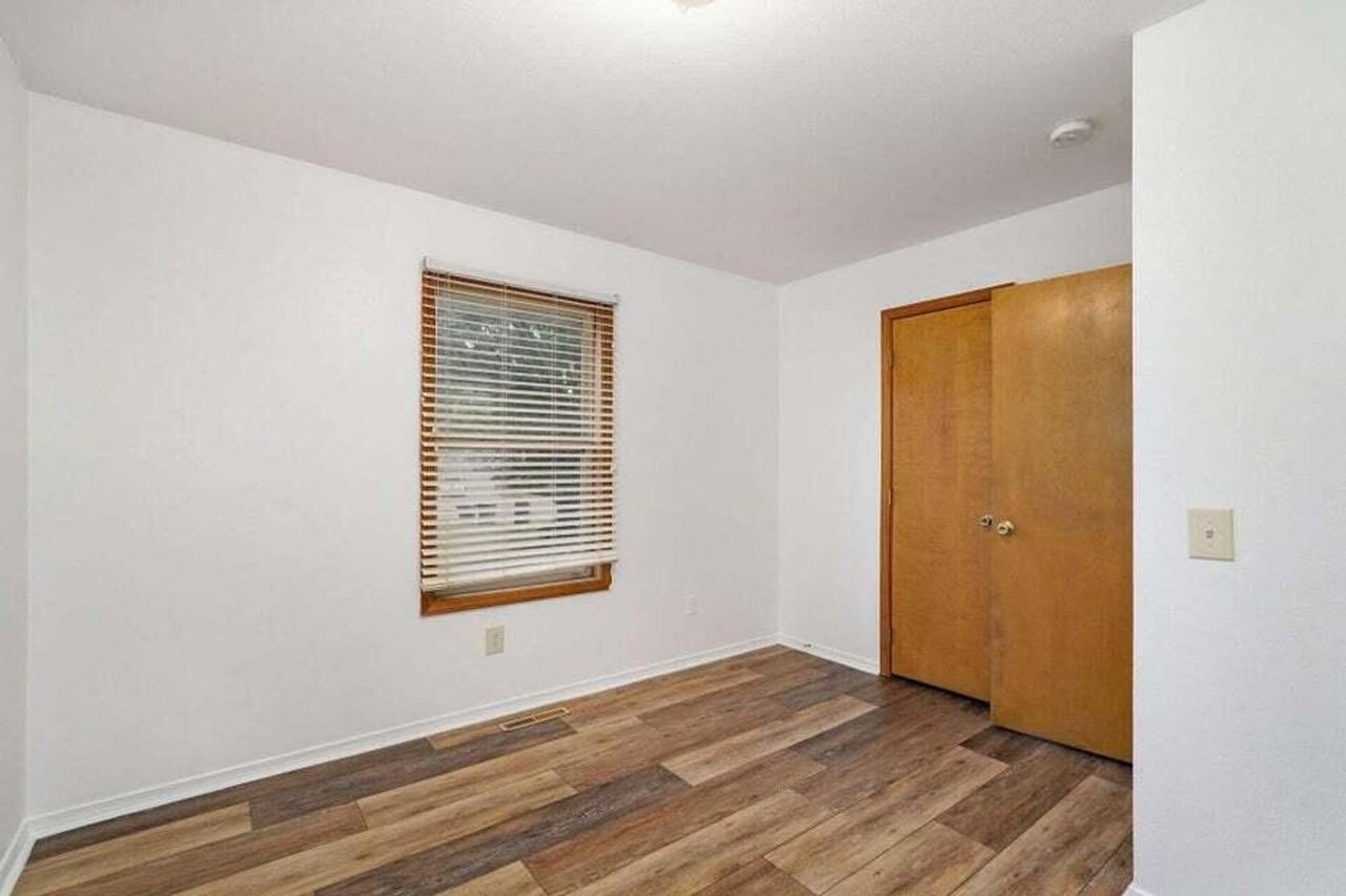 4614 S Falcon Ct - Photo 6 of 9